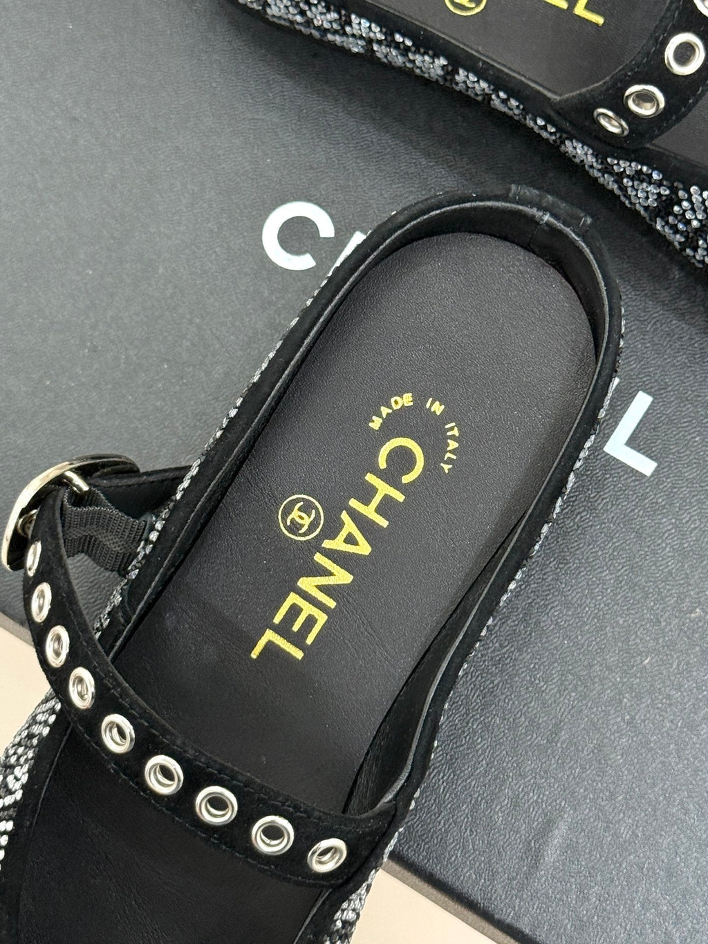 CHANEL FLAT MULES 25SS IN BLACK EMBELLISHED WITH RHINESTONES