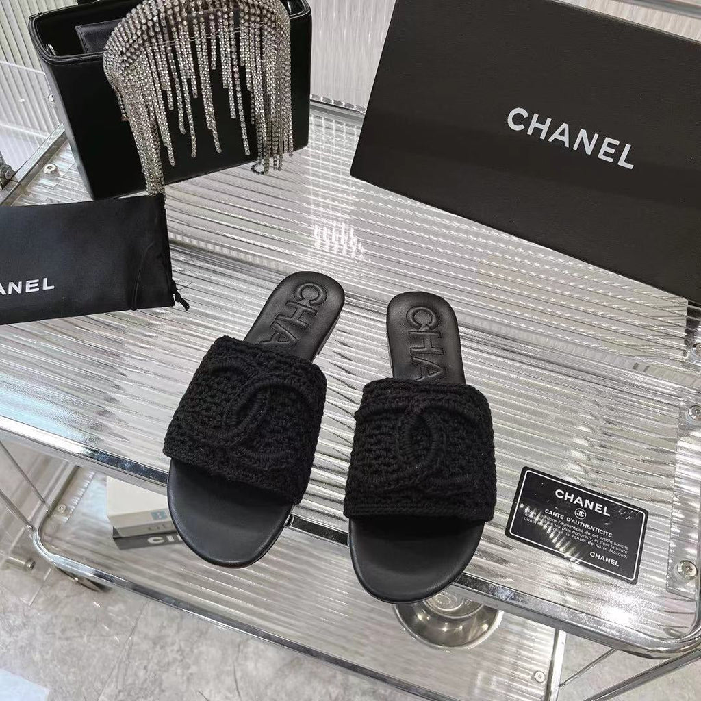CHANEL SLIPPERS BLACK SHEEPSKIN