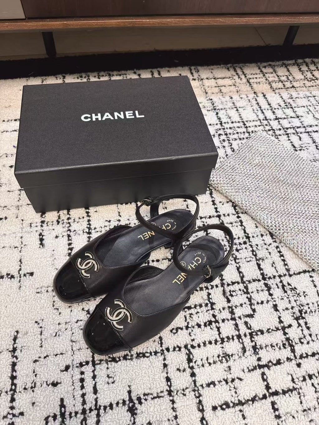 CHANEL FLAT SLINGBACKS IN BLACK CALFSKIN