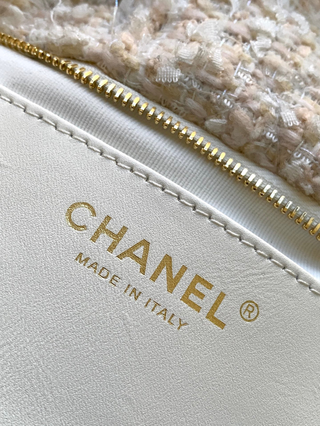CHANEL 25S BOW BAG 26 IN CREAM WHITE TWEED WITH GOLD HARDWARE