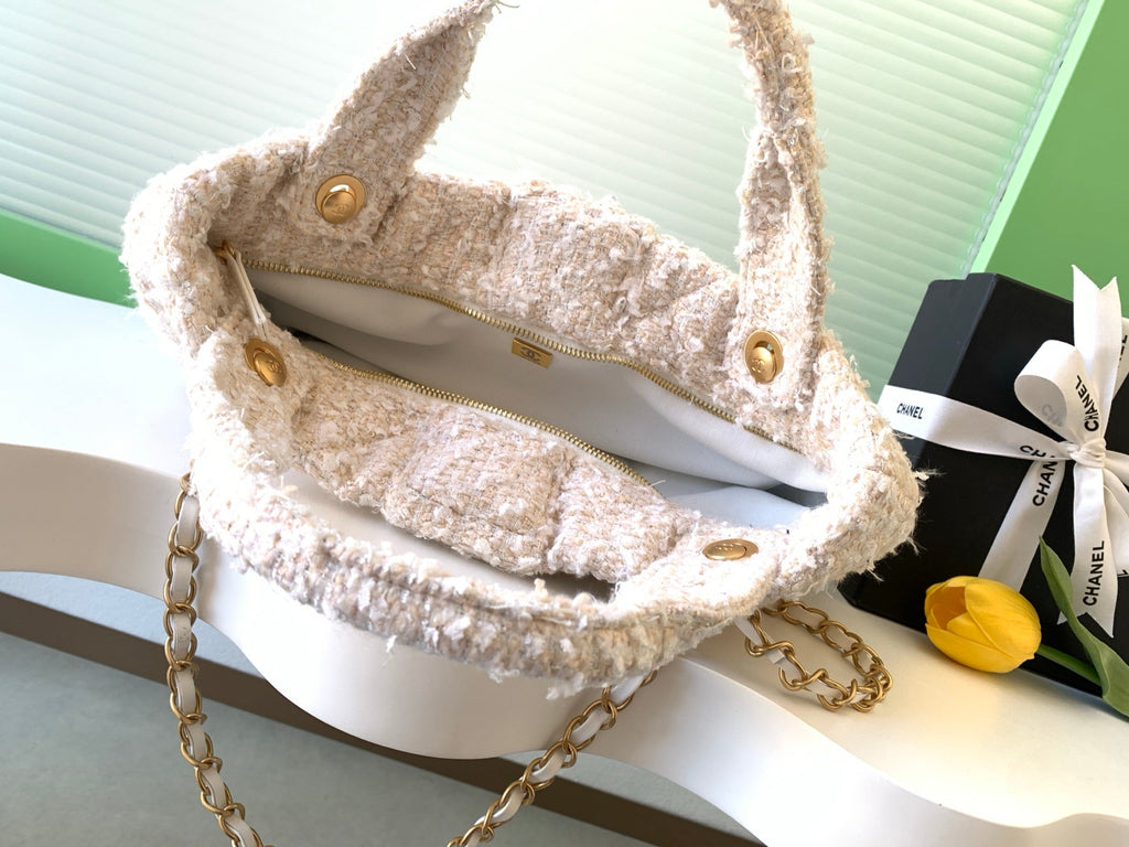 CHANEL 25S BOW BAG 38 IN CREAM WHITE TWEED WITH GOLD HARDWARE