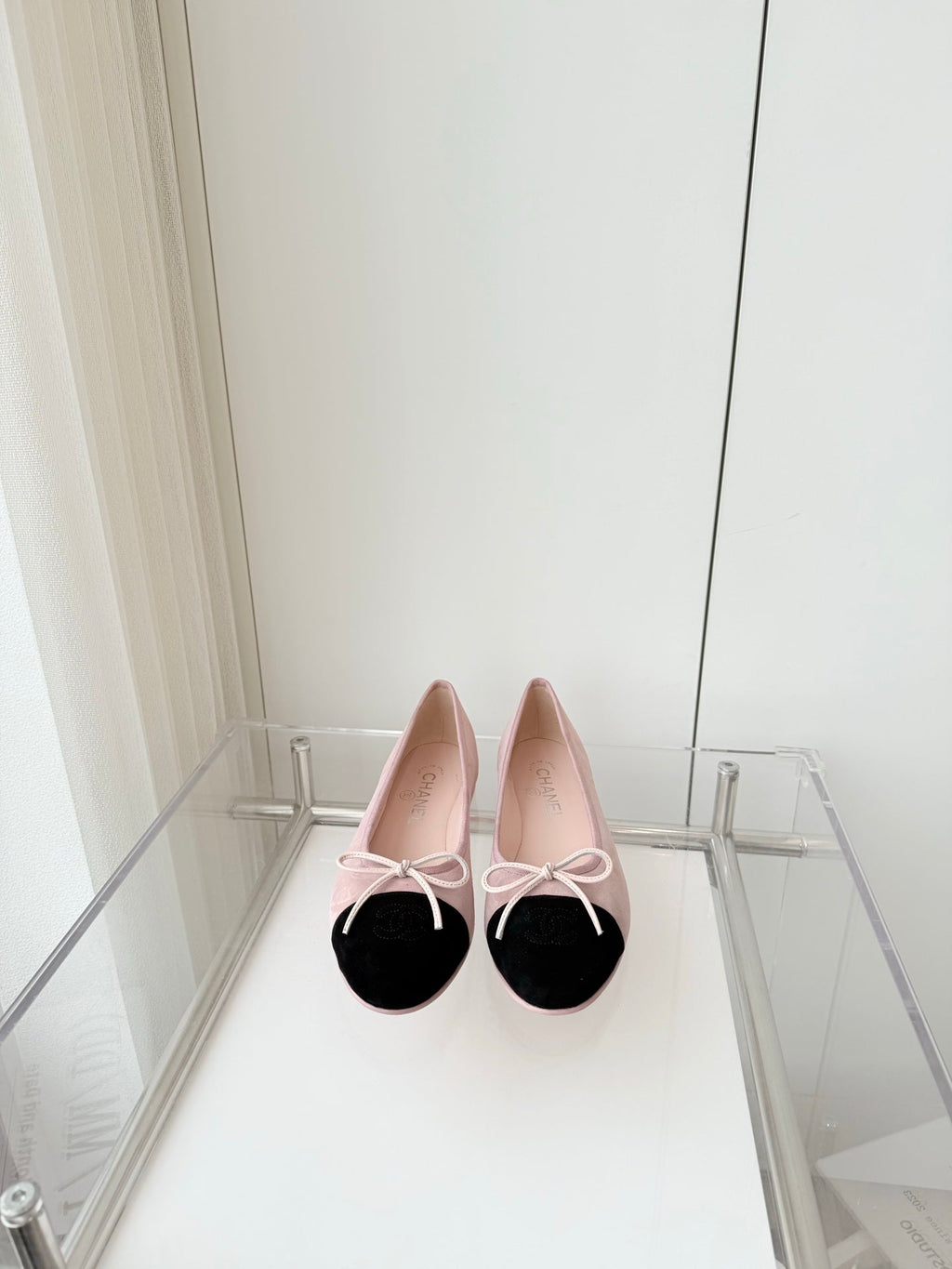 CHANEL BALLET FLAT IN BABY PINK MIX BLACK SUEDE