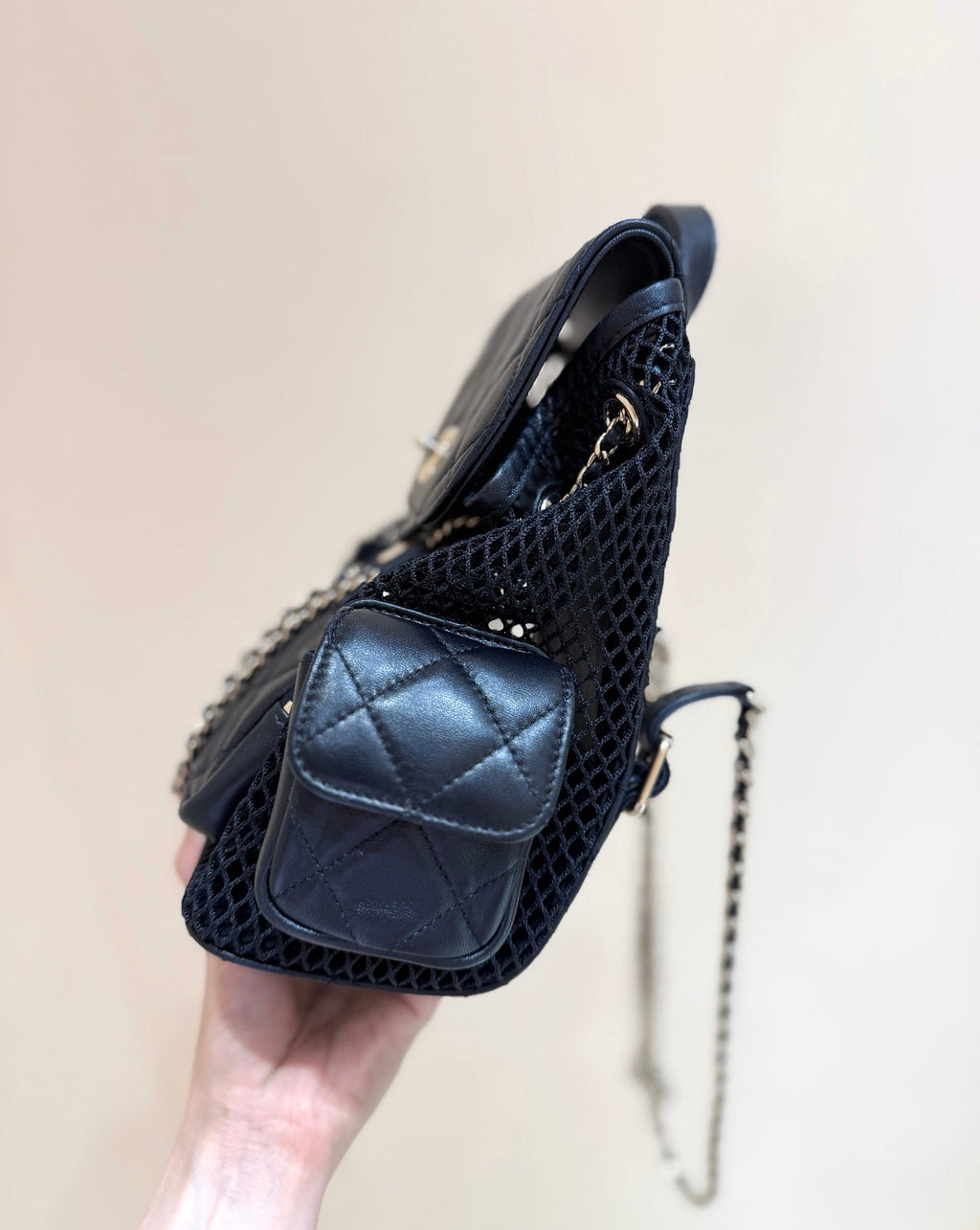 CHANEL MESH DRAWSTRING BACKPACK 25 IN BLACK CALFSKIN GOLD-TONE METAL