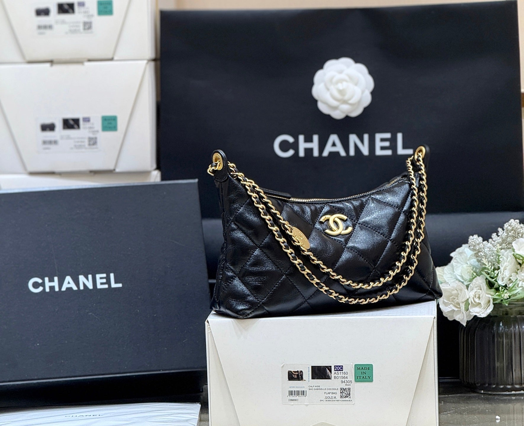 CHANEL QUILTED HOBO SHOULDER BAG 26 IN BLACK GLOSSY LAMBSKIN