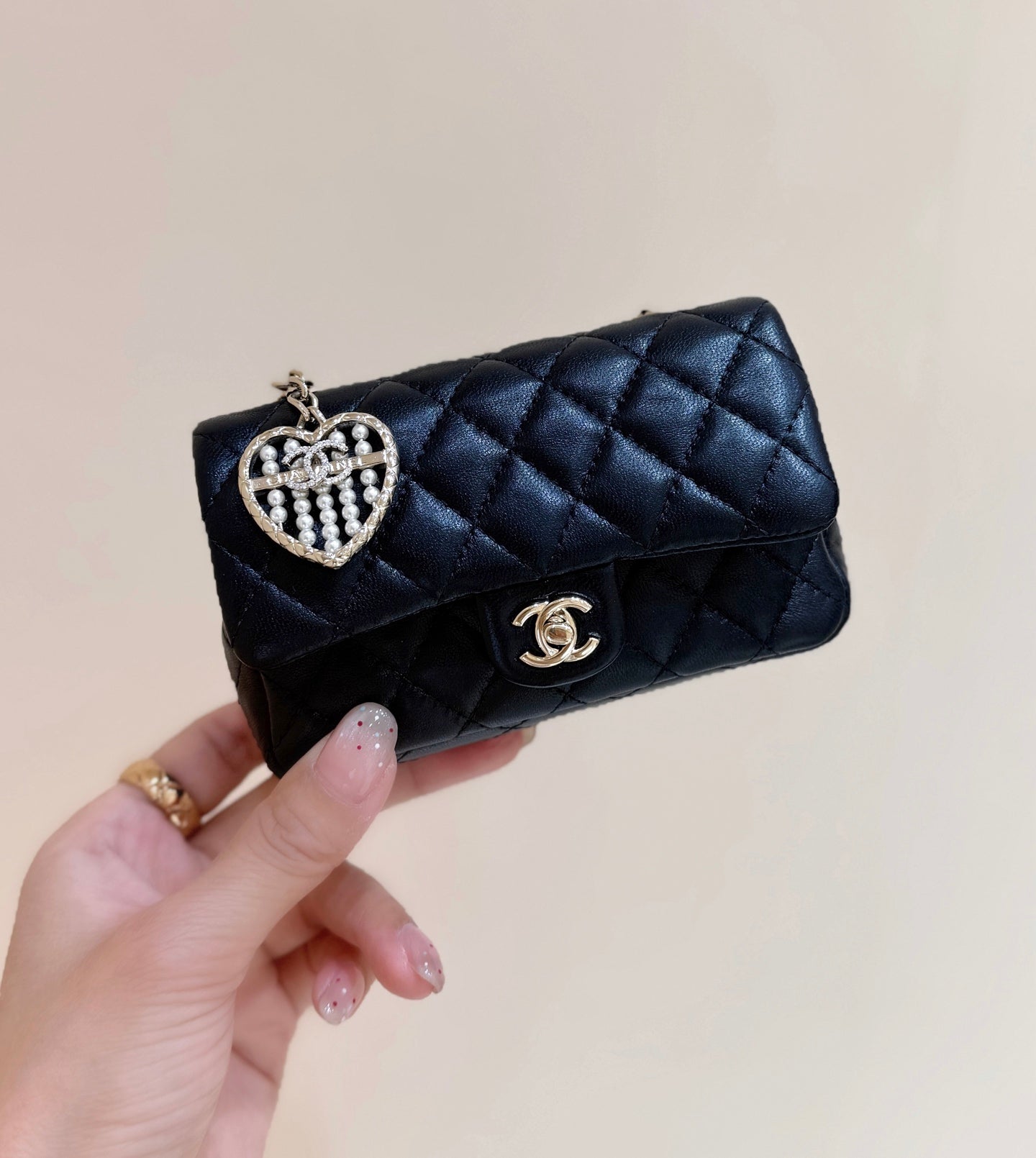 CHANEL 25S  MINI CF BAG 12 IN BLACK LAMBSKIN HEART MODEL