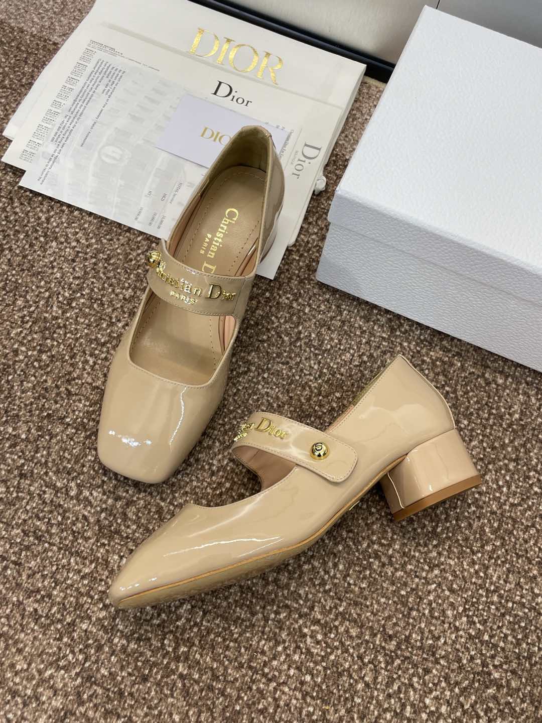 DIOR MEDIUM 35 MM HEEL PUMP IN CAMEL BEIGE PATENT CALFSKIN