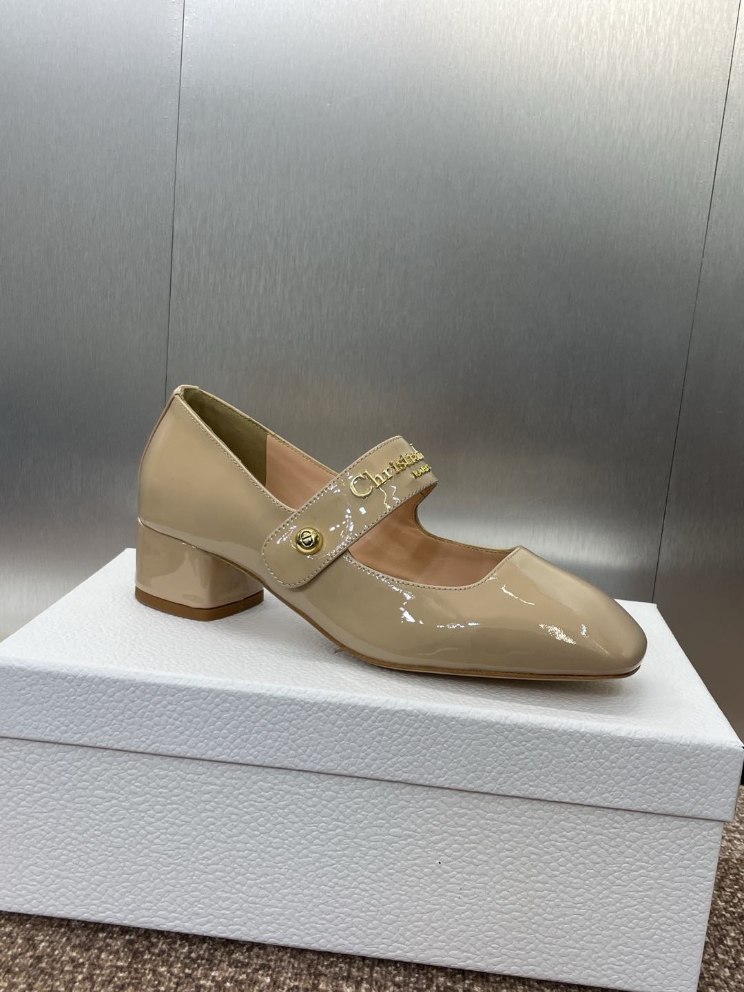 DIOR MEDIUM 35 MM HEEL PUMP IN CAMEL BEIGE PATENT CALFSKIN