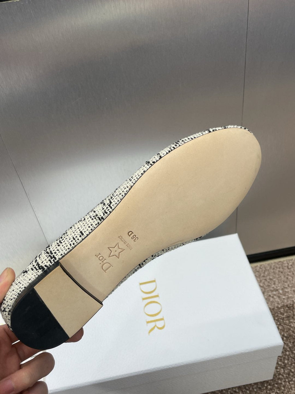 DIOR BALLET FLAT IN WHITE MIX BLACK EMBROIDERED CANNAGE TWEED