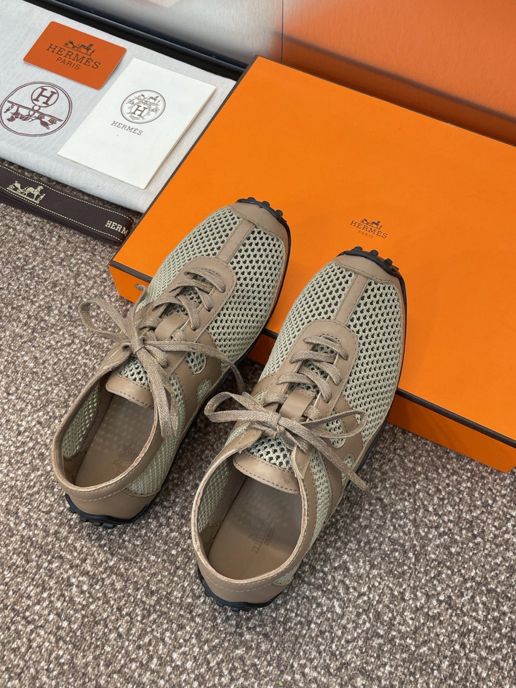 HERMES KIGA SNEAKER IN MOCHA BROWN CROCHET KNIT AND CALFSKIN