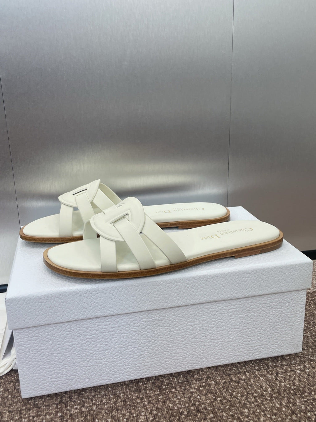DIOR D-CLUB SLIDE SANDAL 25S IN WHITE CALFSKIN