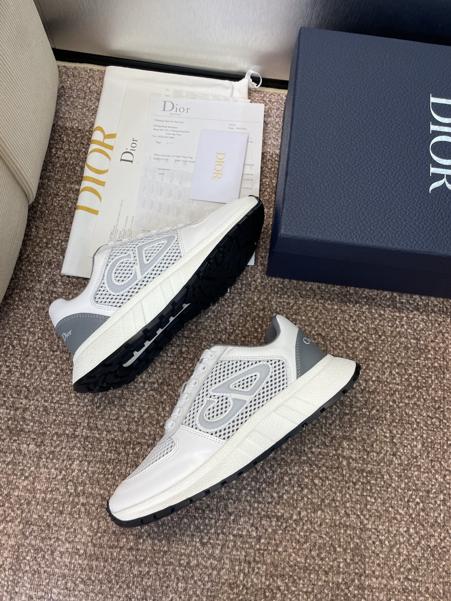 DIOR 25S D-RUN'N COUPLE SNEAKERS IN WHITE GRAY CALFSKIN AND MESH