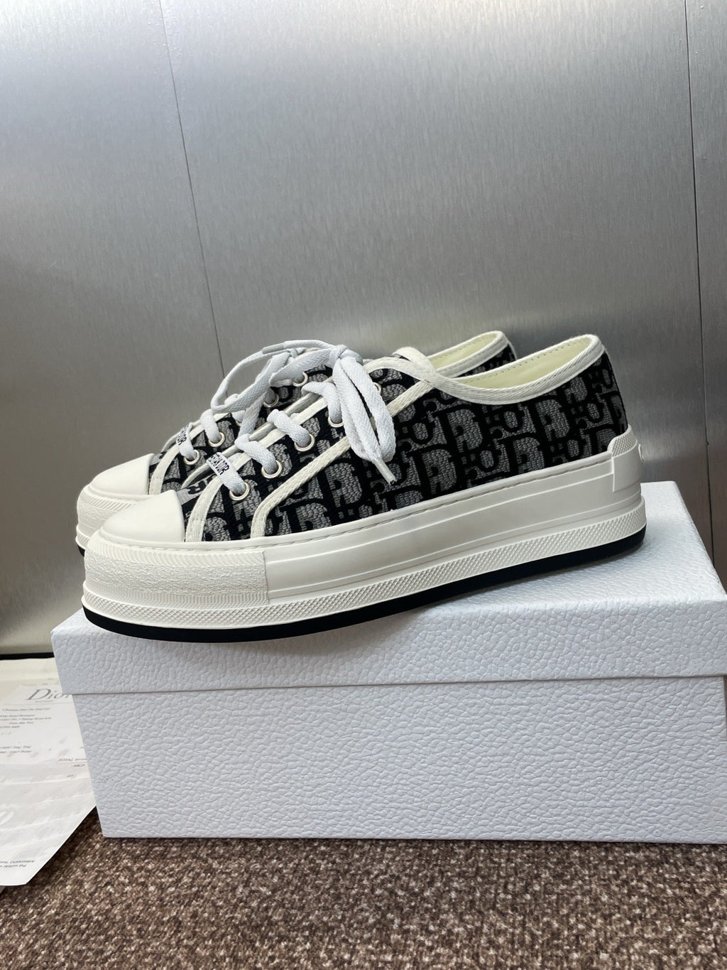 DIOR 25S WALK'N' SNEAKER IN DARK GREY  OBLIQUE EMBROIDERED COTTON