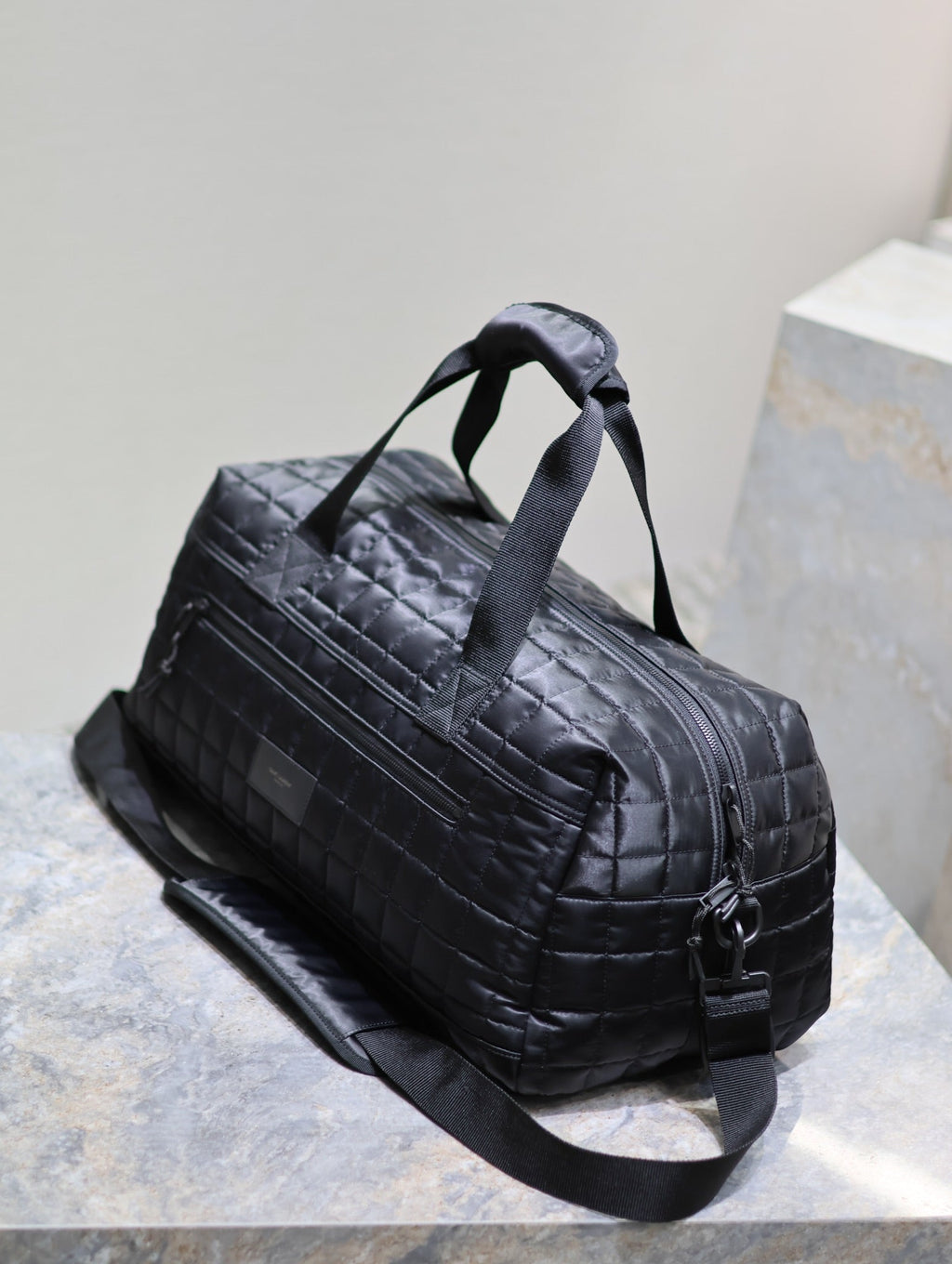 TRAVEL TOTE BAG 50 IN BLACK PLAID NYLON