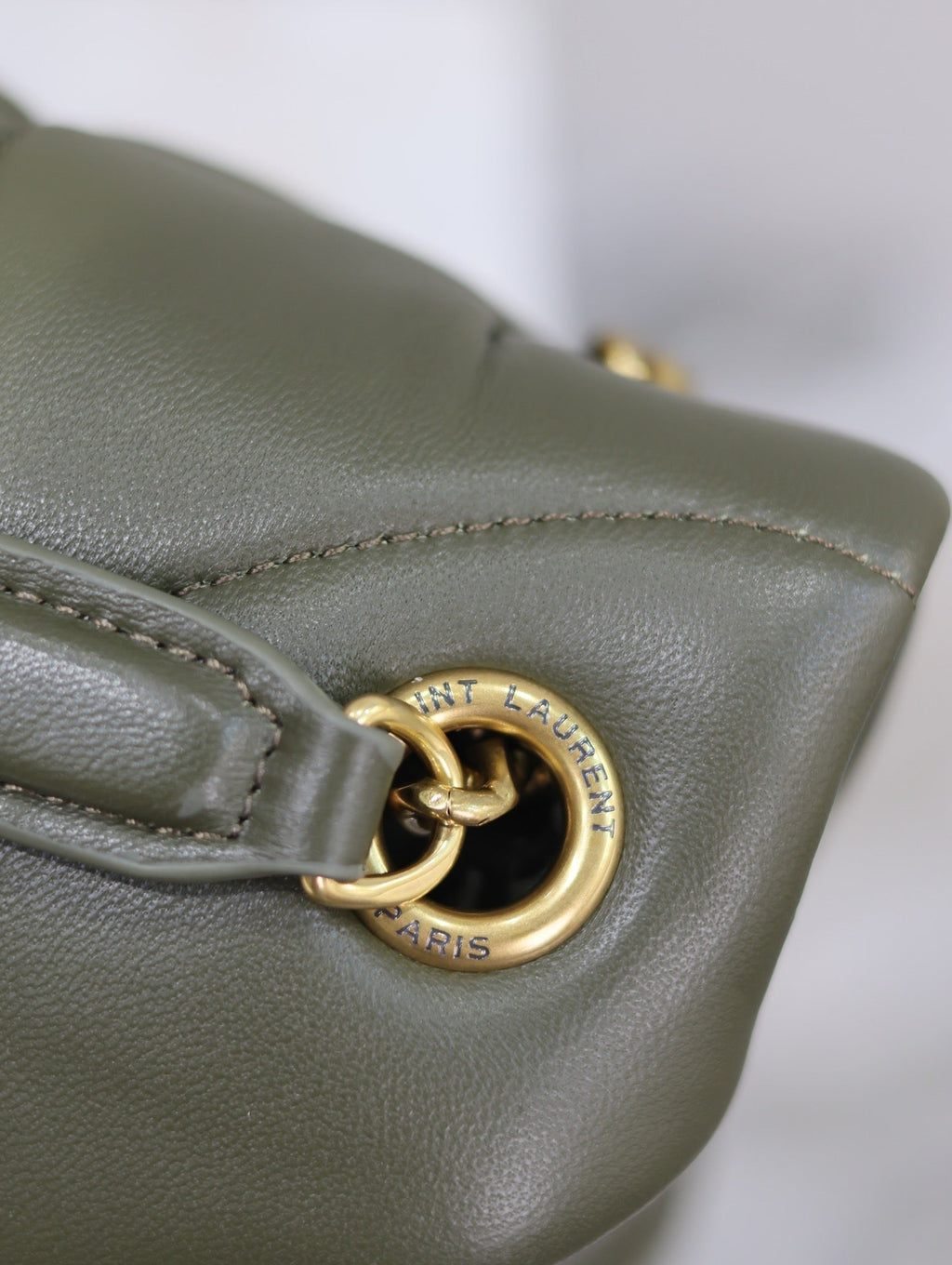 YSL 25S LOULOU PUFFER MM 29 IN DARK OLIVE CALFSKIN GOLD HARDWRE