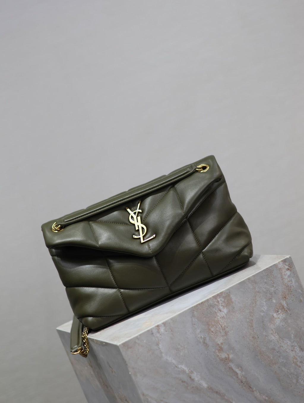 YSL 25S LOULOU PUFFER MM 29 IN DARK OLIVE CALFSKIN GOLD HARDWRE