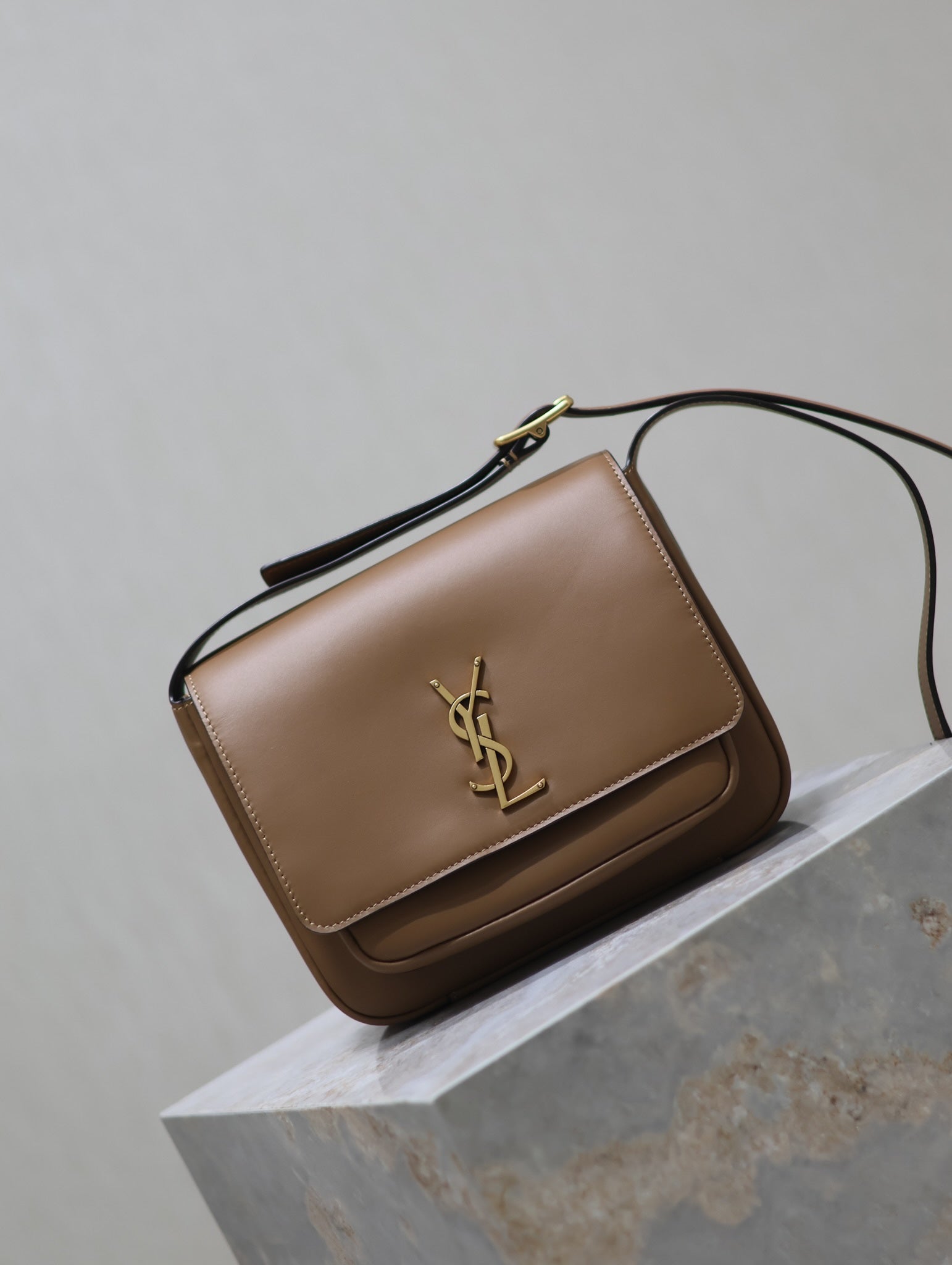 YSL 25S NIKI BABY 22 IN BROWN CALFSKIN GOLD HARDWRE