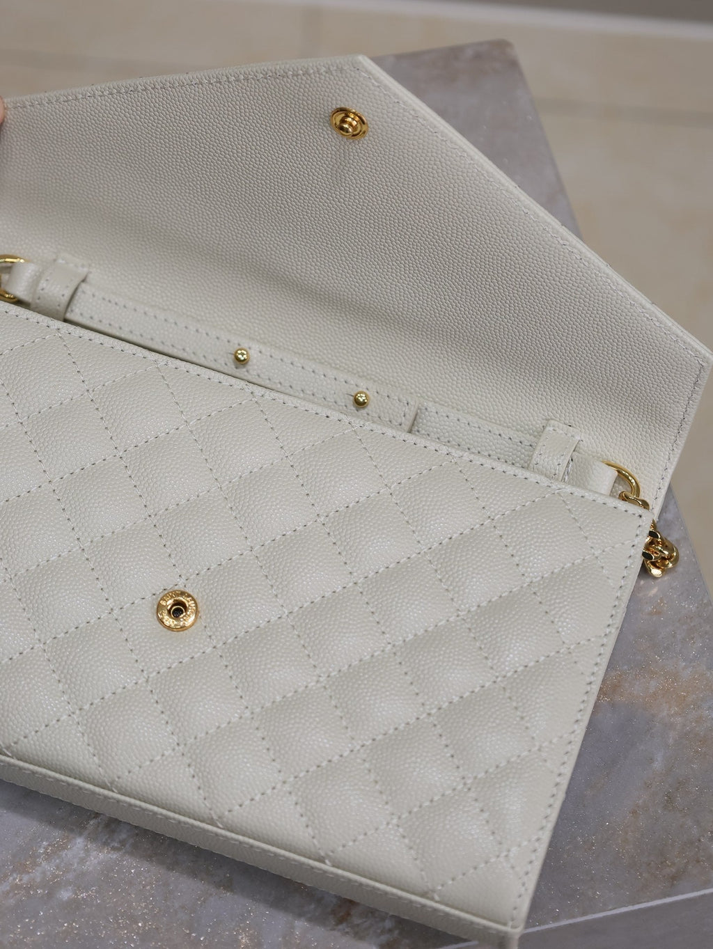 ENVELOPE CHAIN BAG 22 IN LIGHT GRAY LAMBSKIN GOLD HARDWARE