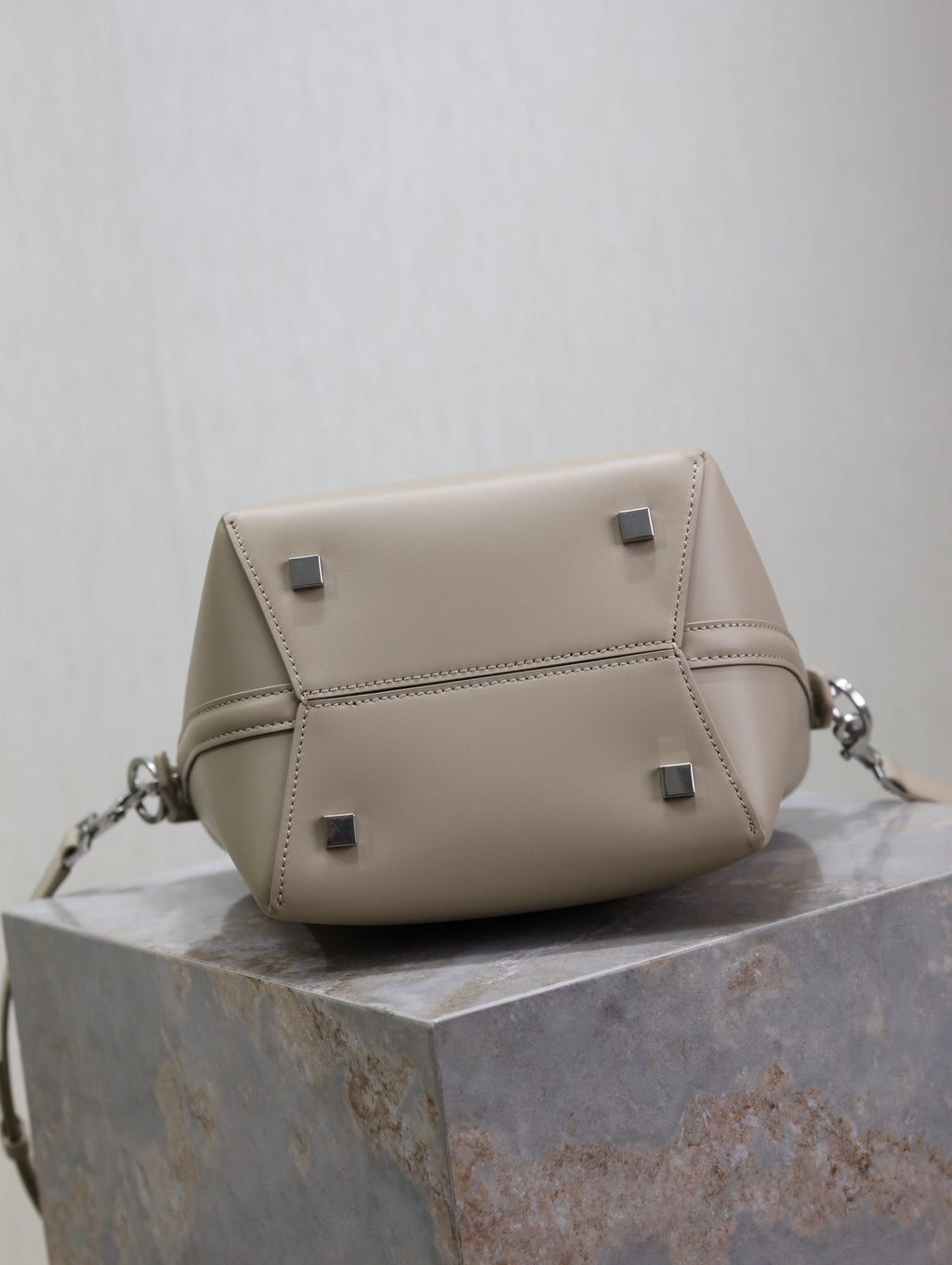 YSL 25S LE 37 BAG 20 IN DUSTY GRAY CALFSKIN SILVER HARDWARE