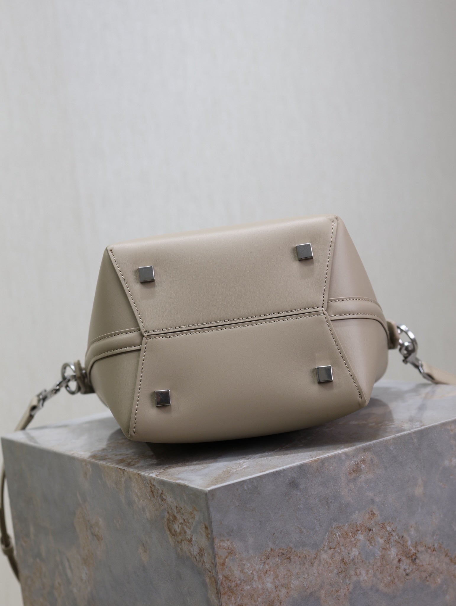 YSL 25S LE 37 BAG 20 IN DUSTY GRAY CALFSKIN SILVER HARDWARE