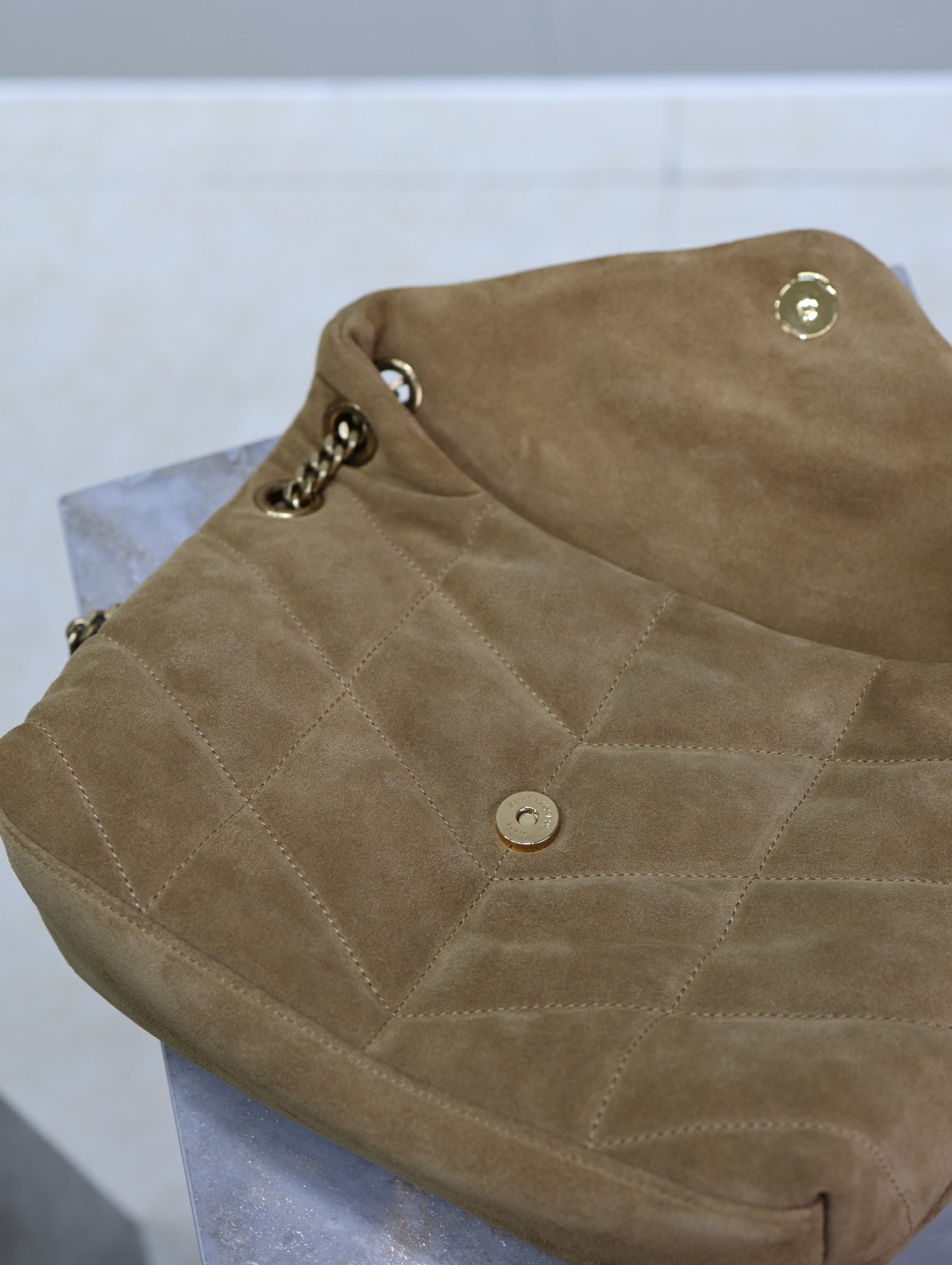 YSL 25S LOULOU PUFFER MM 29 IN TAN BROWN SUEDE GOLD HARDWRE