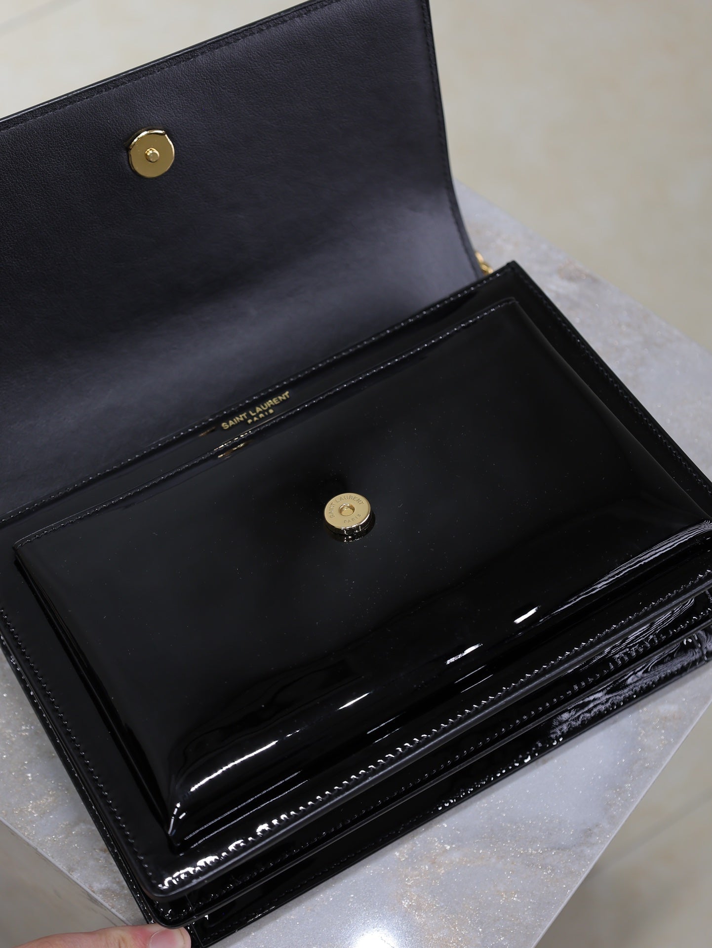 YSL 25S SUNSET MEDIUM 22 IN BLACK SHINY CALFSKIN GOLD HARDWRE