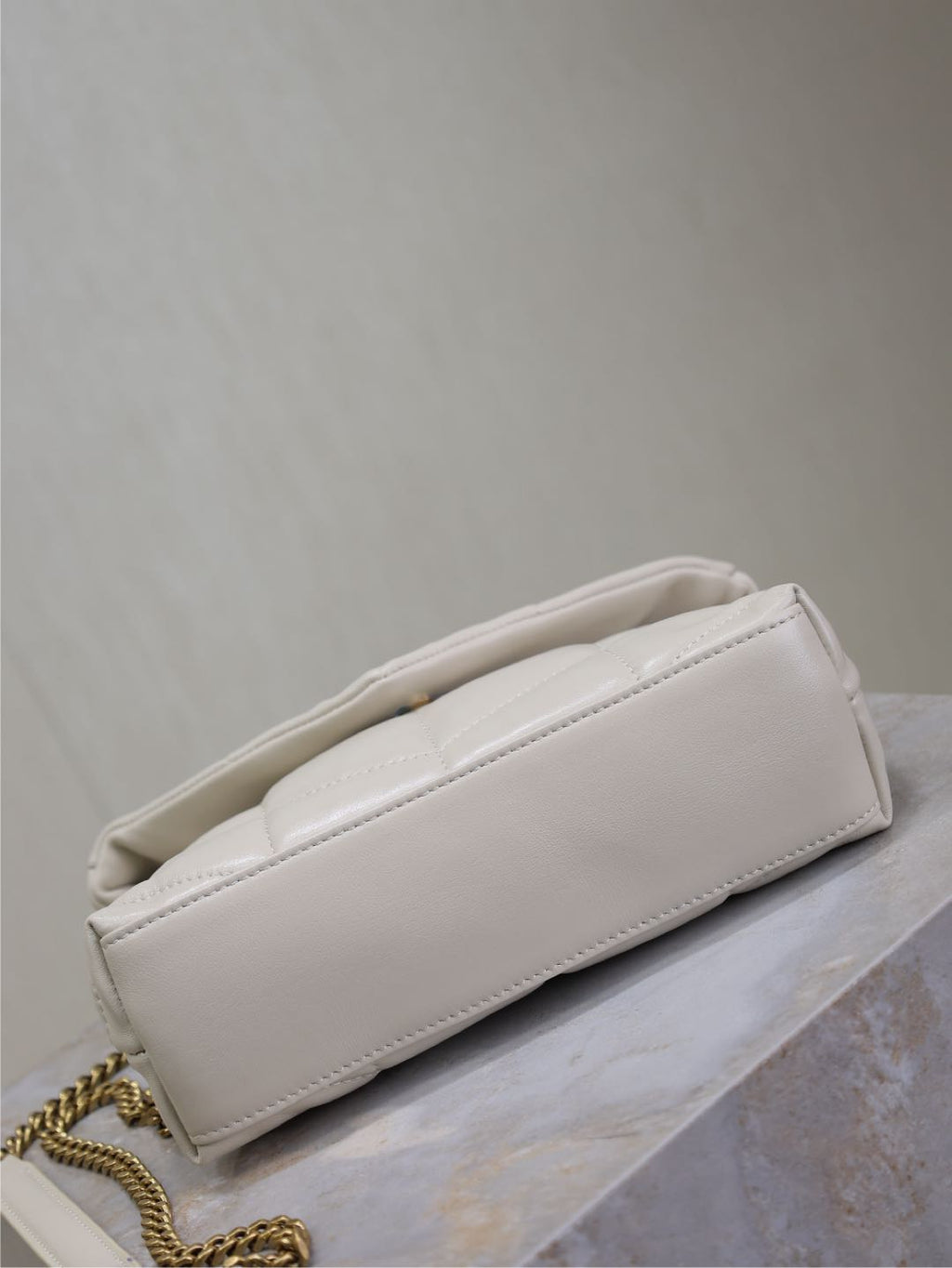 YSL 25S LOULOU PUFFER MINI 23 IN BLANC VINTAGE CALFSKIN GOLD HARDWRE