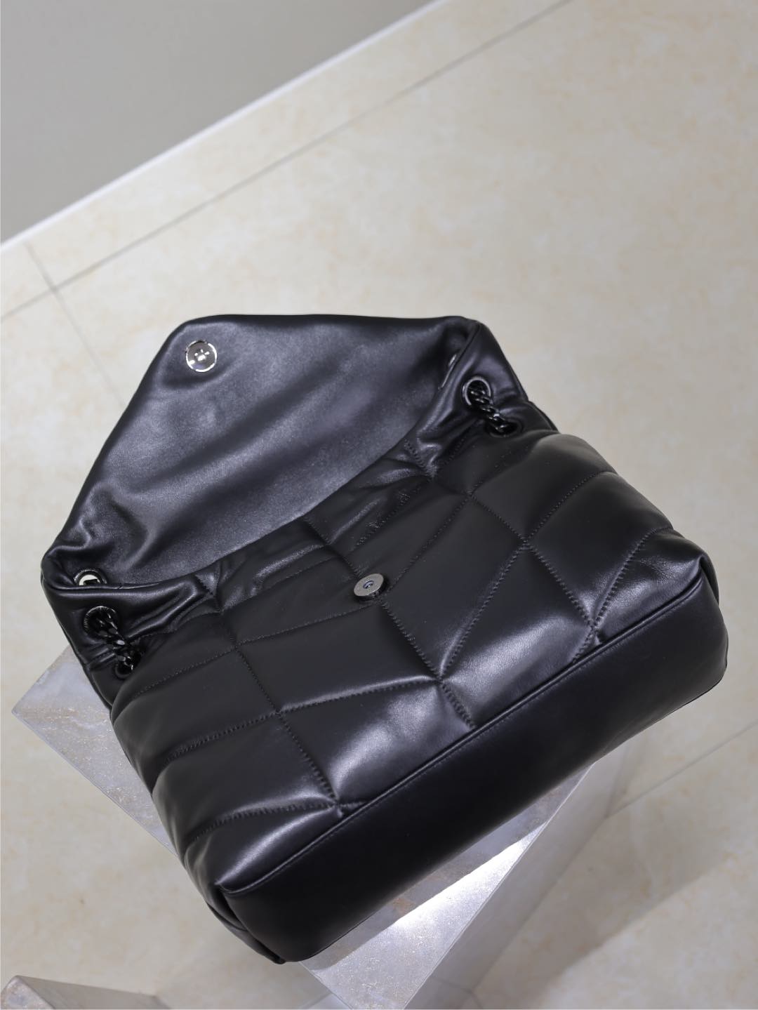YSL 25S LOULOU PUFFER GM 35 IN BLACK CALFSKIN BLACK HARDWARE