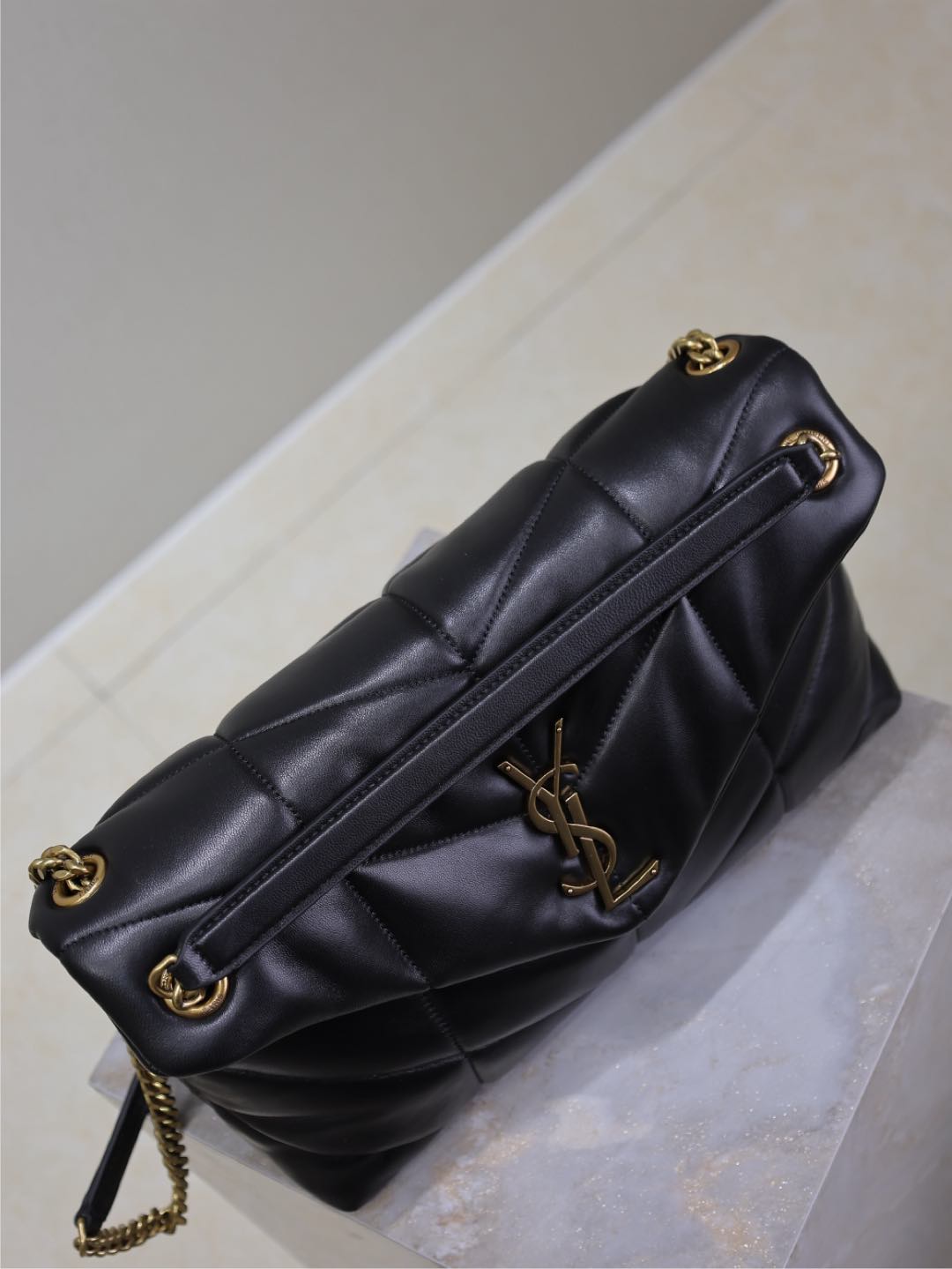 YSL 25S LOULOU PUFFER GM 35 IN BLACK CALFSKIN GOLD HARDWARE
