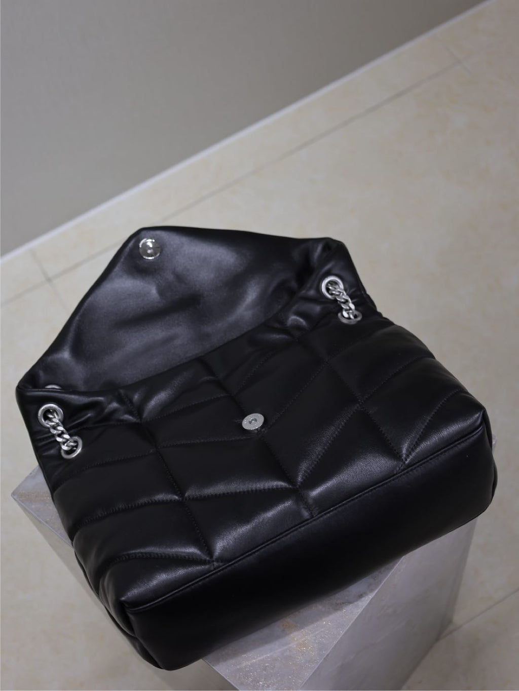 YSL 25S LOULOU PUFFER GM 35 IN BLACK CALFSKIN SILVER HARDWARE
