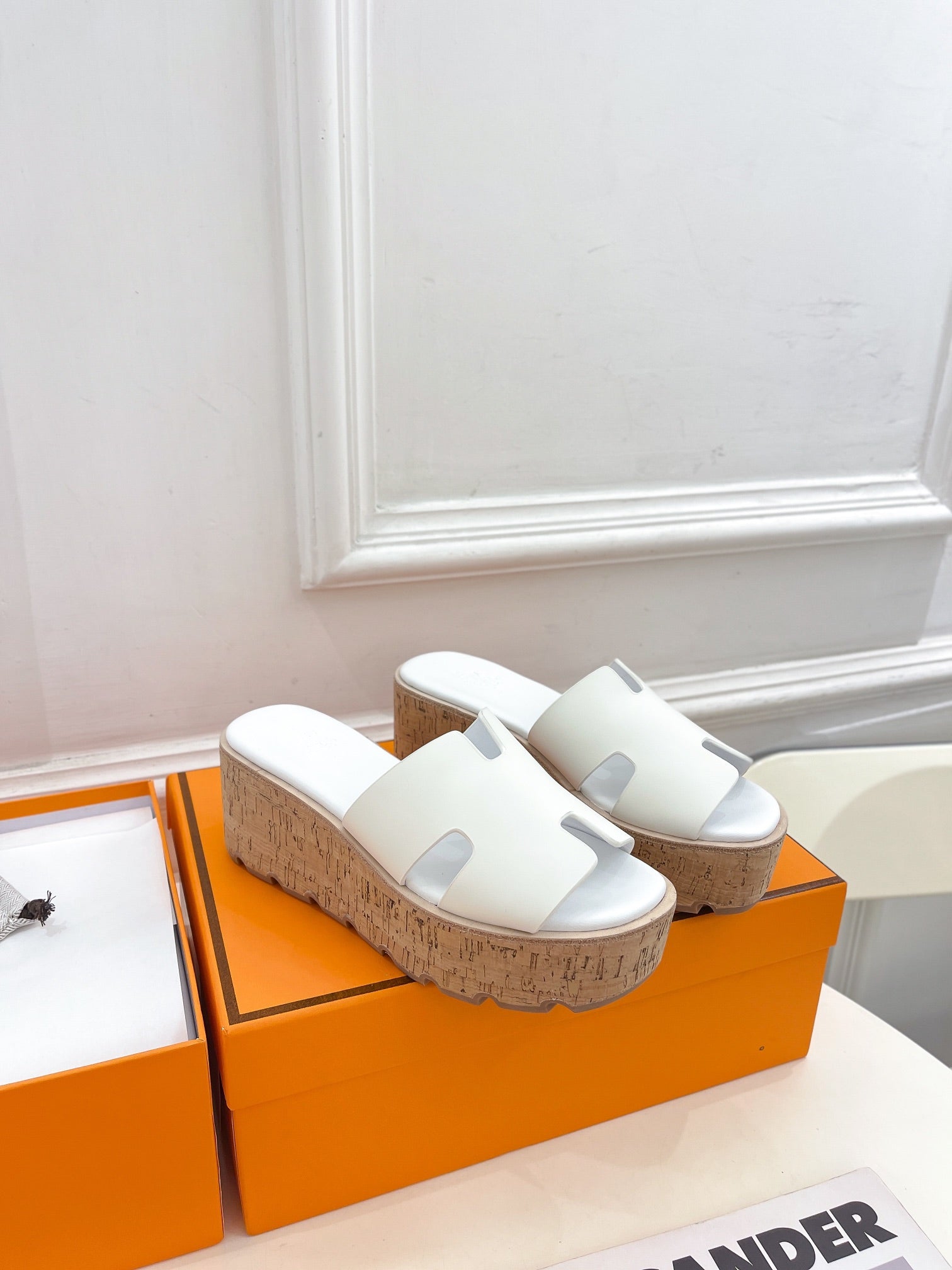 HERMES Eze 30 Sandal White