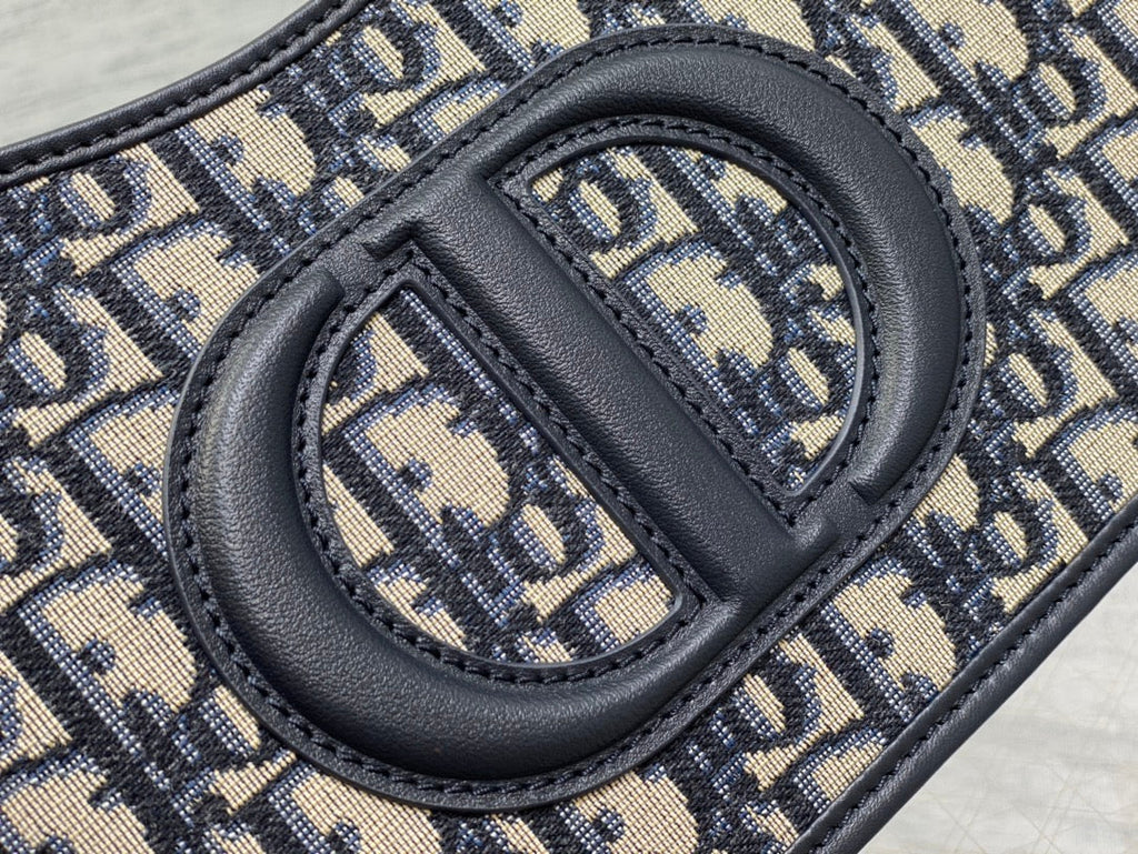 DIOR CD SIGNATURE HOBO 23.5CM BLUE OBLIQUE EMBROIDERY