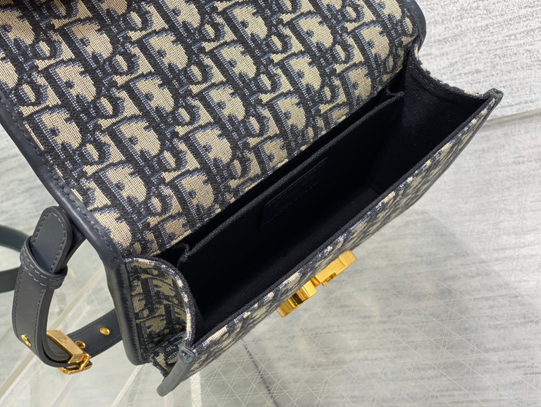 DIOR 30 MONTAIGNE 21CM BLUE OBLIQUE EMBROIDERY
