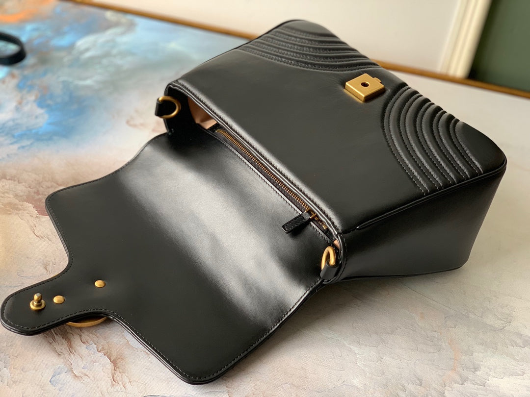GUCCI Marmont 26.5cm Black Calfskin Gold Hardware